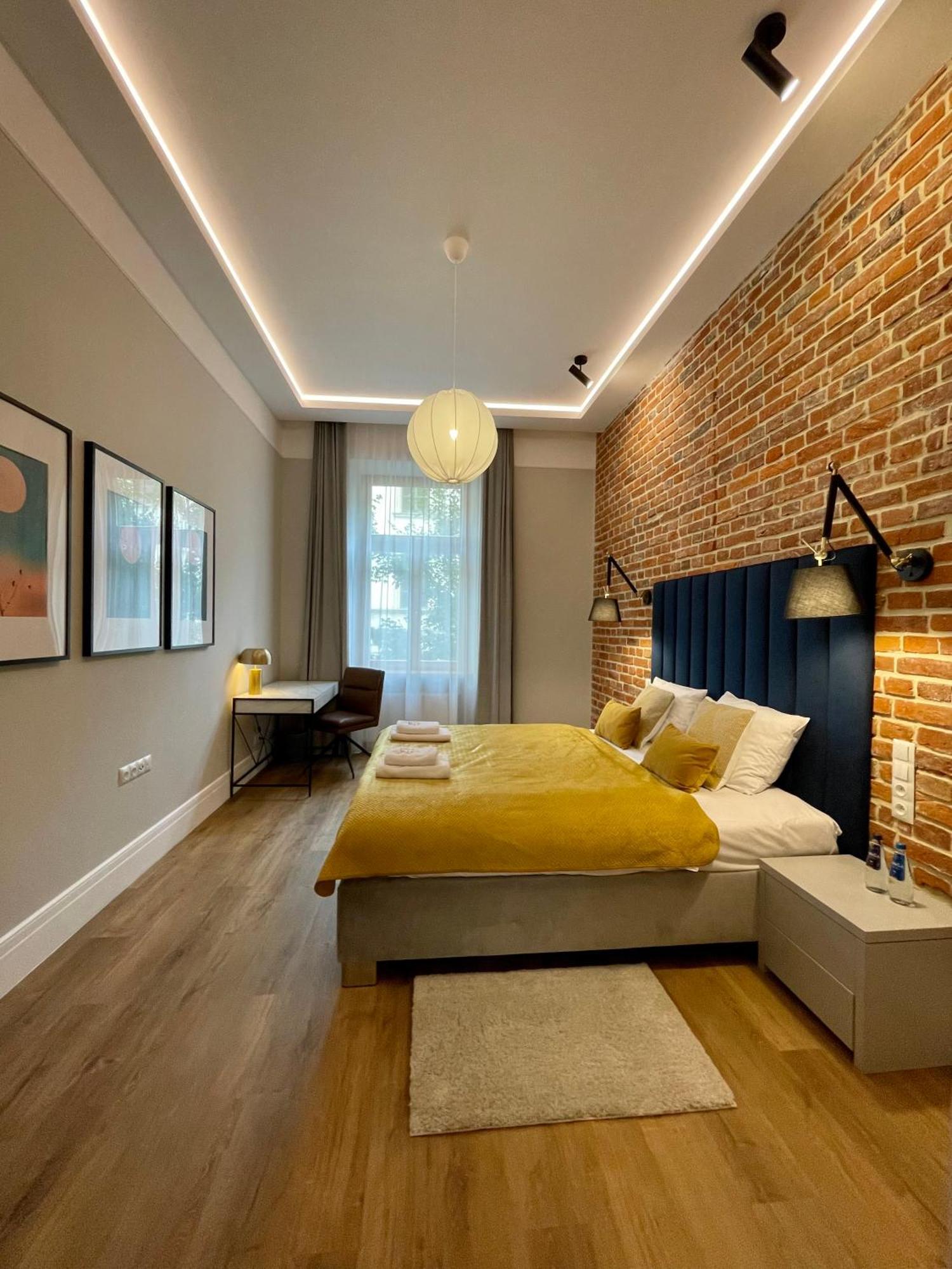 Golden Queen Apartments City Center คราคูฟ ภายนอก รูปภาพ